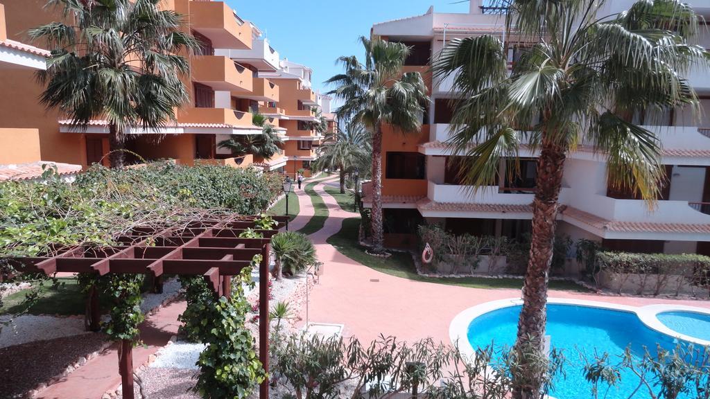 He La Entrada Punta Prima Hotel Torrevieja Exterior foto